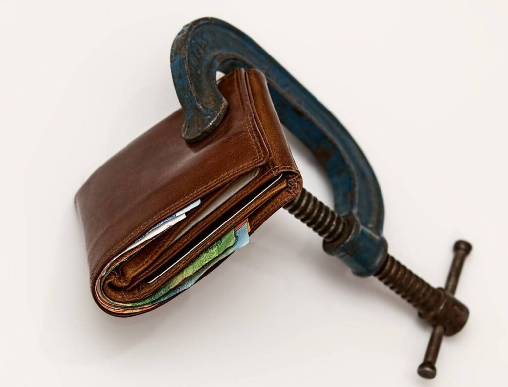 wallet clamped shut